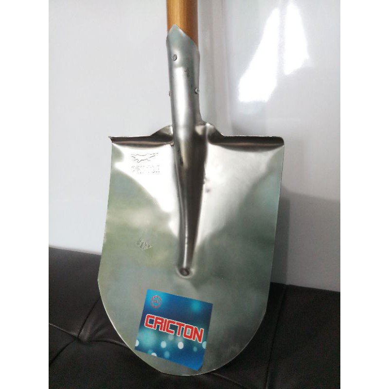 Sekop Lancip stainless gagang kayu CRICTON