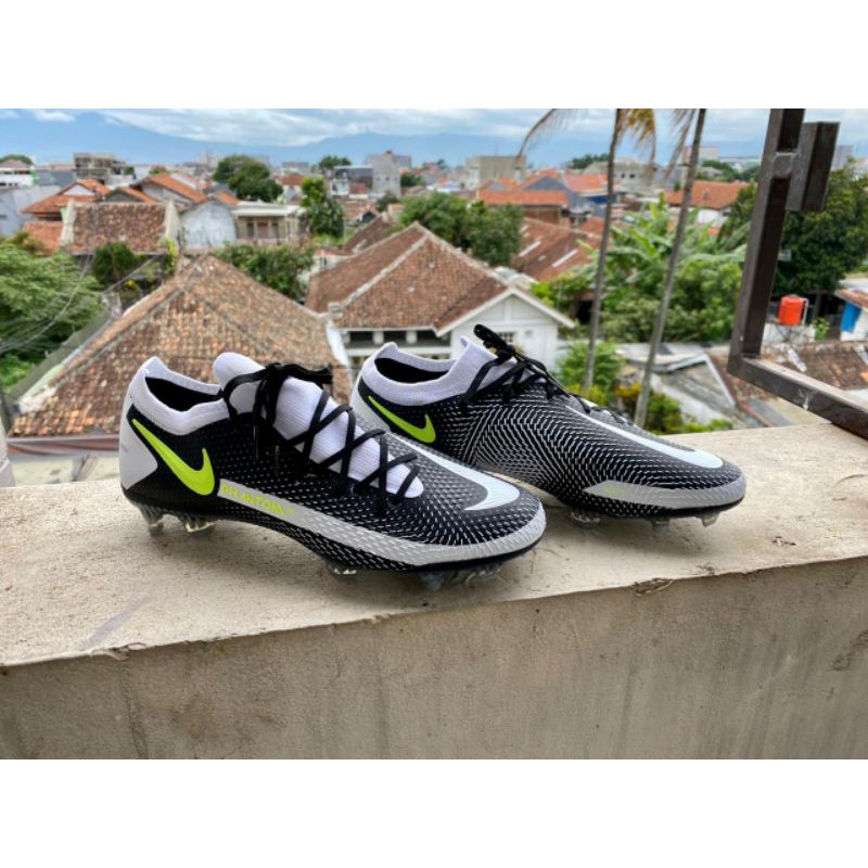 Sepatu Bola Nike Phantom GT Elite Black White FG