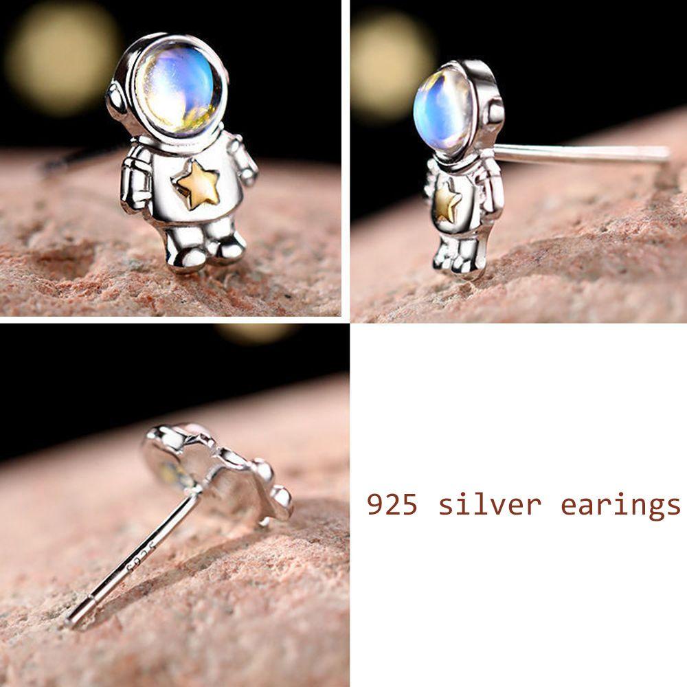 NEEDWAY Anting Korea Aurora Fashion Spaceman Kecil Perempuan Hadiah Perhiasan Anting Astronot Kristal