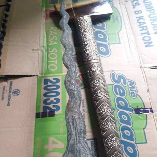 Keris karno tinanding