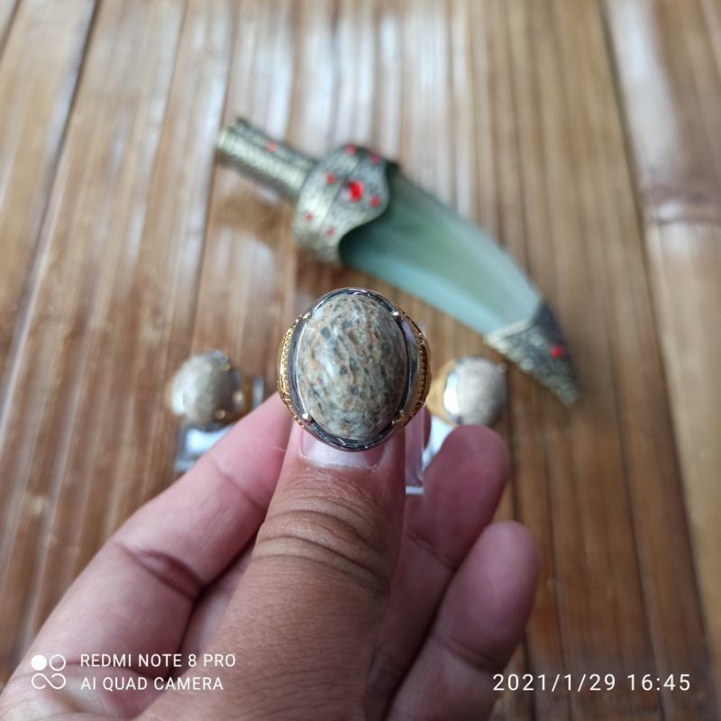 Cincin Batu Wisa Penyedot Racun (N)