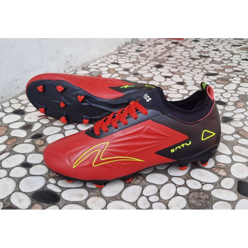 Sepatu sepak bola SPECS elite