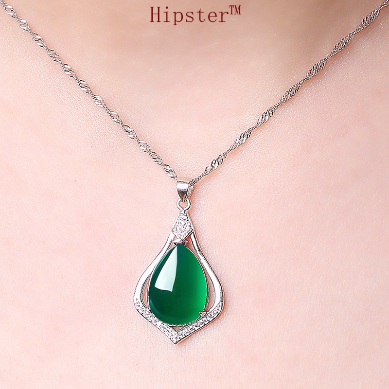 Retro Diamonds Light Luxury White Gold Color Simple Hollow Pendant Necklace