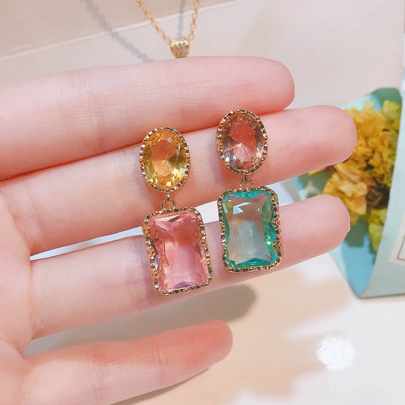 Fancyqube Anting Tusuk Asimetris Bentuk Kotak Hias Zircon Oval Warna Emas Untuk Wanita