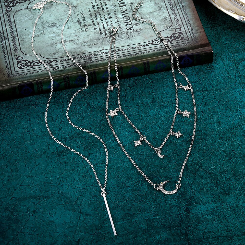 Kalung Rantai Panjang Liontin Kristal Bintang Bulan Multilayer Gaya Bohemian Vintage Untuk Wanita