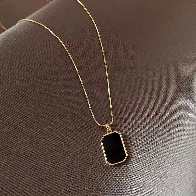 Kalung Klavikula Bahan Titanium Steel Warna Hitam Untuk Wanita