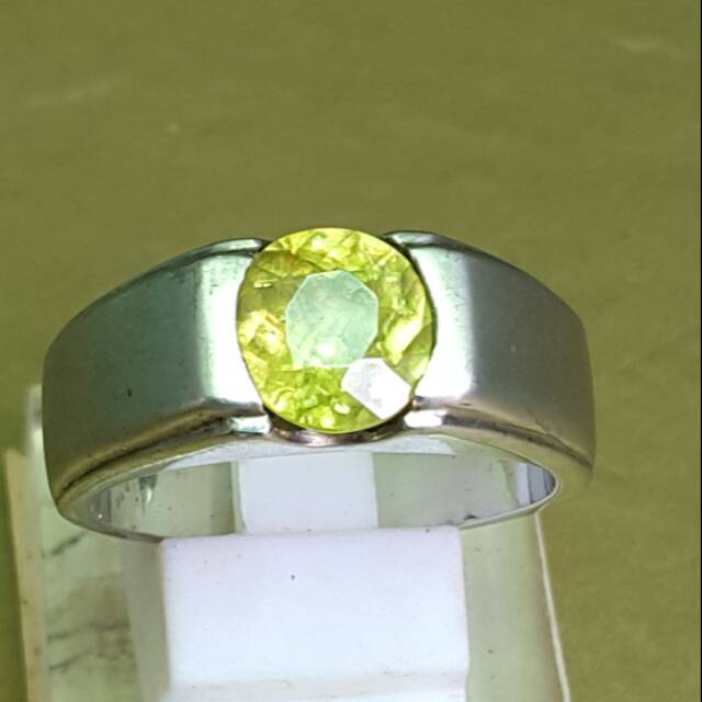 Natural sphene 2.17 cts