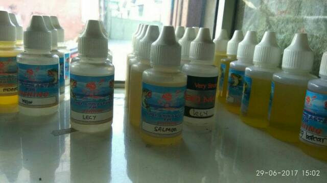 Essen perasa umpan merk  Ready / Kirai botol besar