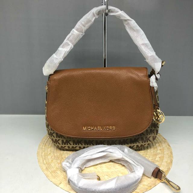 Michael Kors Bedford Flap Medium Convertible Bag include Reguler Leather Strap