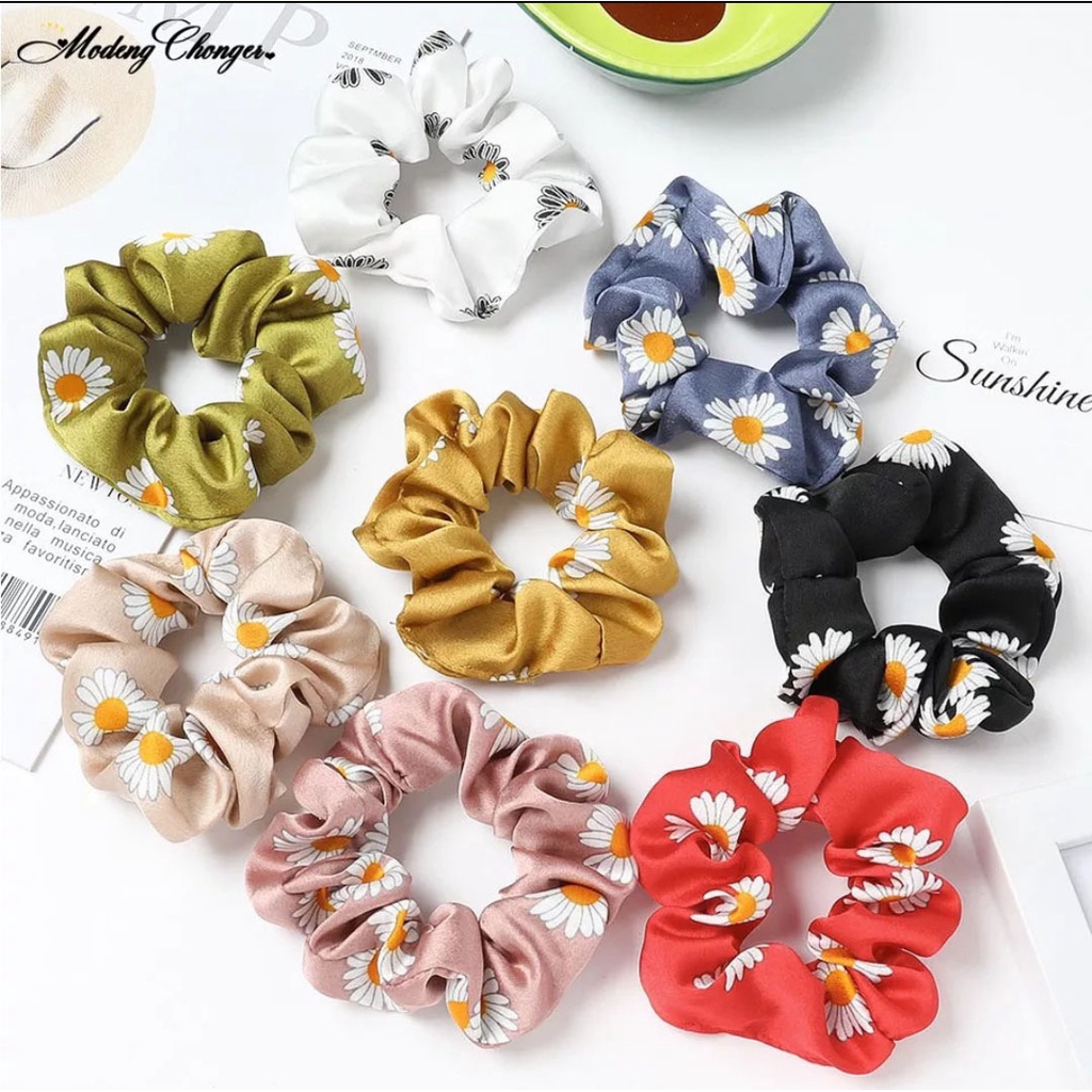 Ikat rambut kerut scrunchie motif daisy
