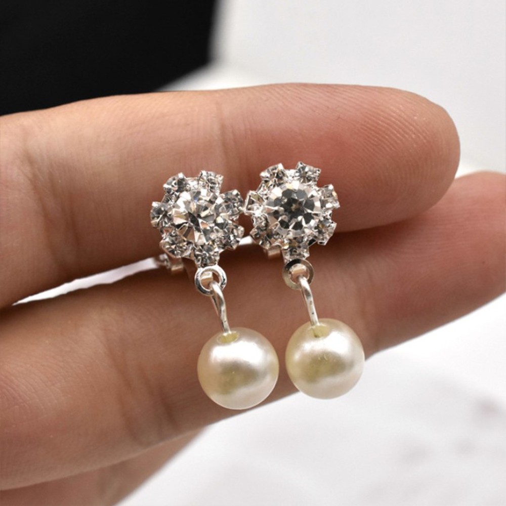 Anting Klip Tanpa Tindik Desain Bunga Hias Kristal Mutiara Imitasi Gaya Korea Untuk Wanita