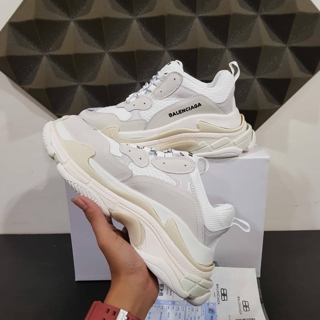 Jual Sepatu Balenciaga Triple S White / Balenciaga Premium / Balenciaga ...