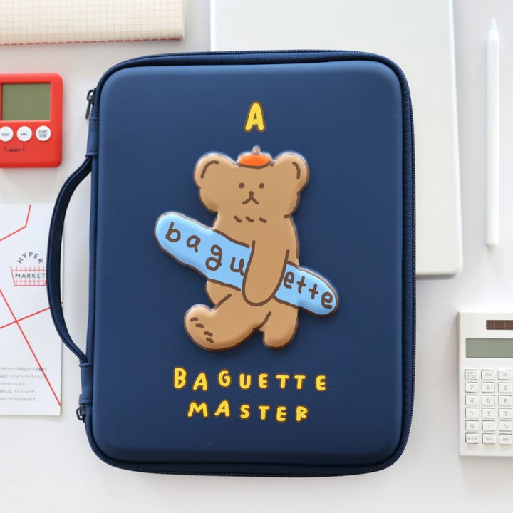 Sleeve Pouch Sarung Tas Bag Case Ipad Tab Tablet Macbook Air Pro Laptop Asus Acer Lenovo HP Huawei 11 12 13 14 15 inch Motif Gambar Karakter Beruang Bear Warna Biru Navy Beige Cream Lucu Cute Murah Korean Model Banyak Slot Ruang Stationary Tebal