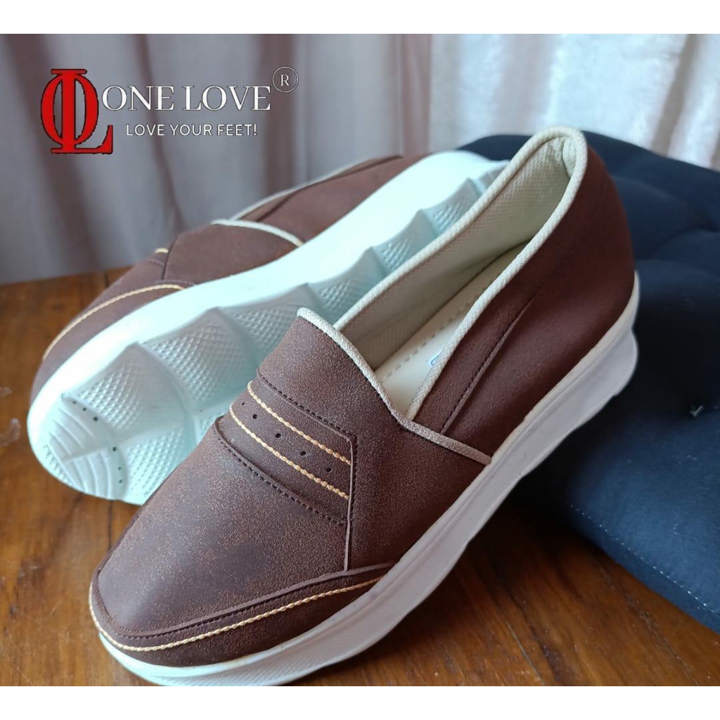 Sepatu Wanita Wedges Hak Putih One Love Nyaman Awet Murah Bergaransi