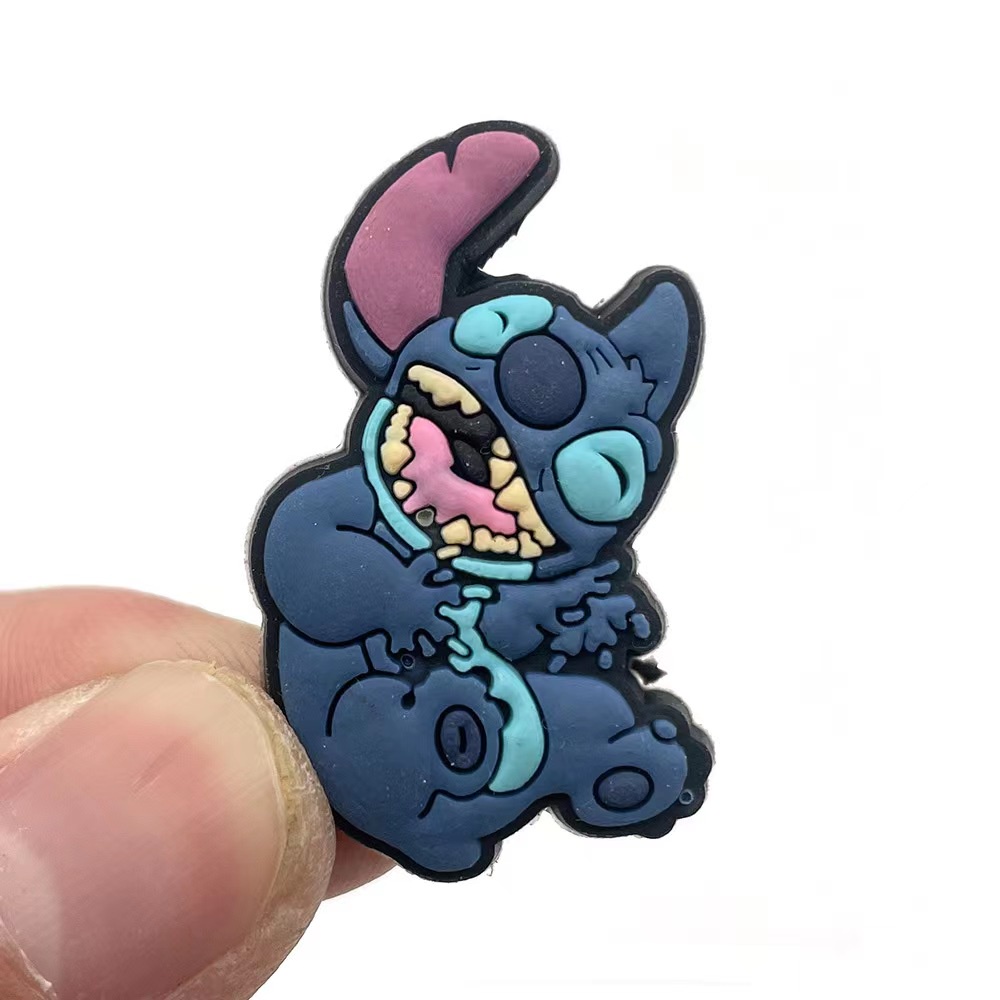 Charms Pin / Bros Bentuk Kartu Stitch Untuk Dekorasi Sepatu