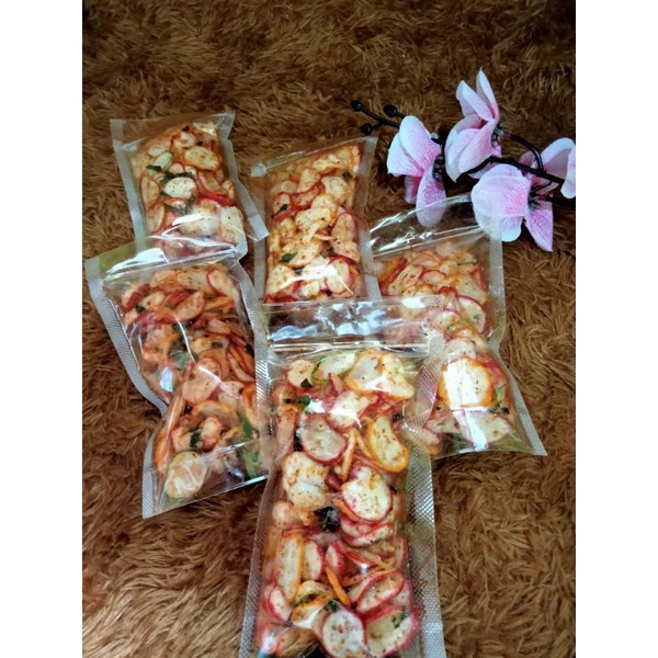 

kerupuk seblak pedas daun jeruk