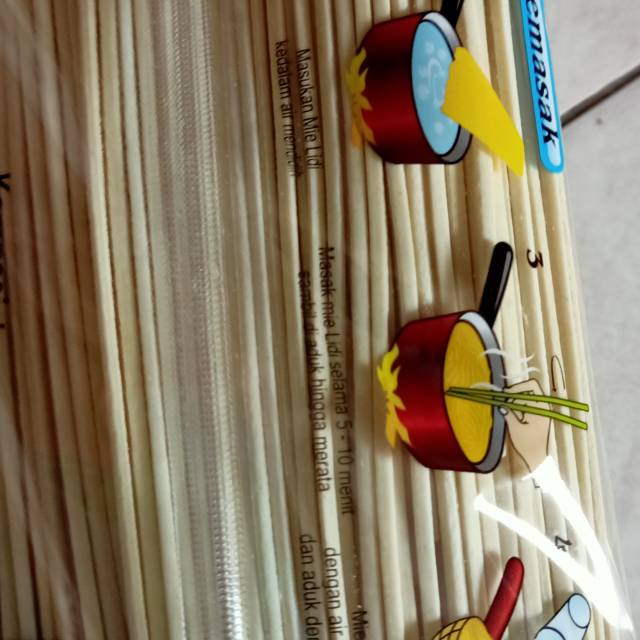 

mie lidi bahan dasar spaghetti,mie aceh
