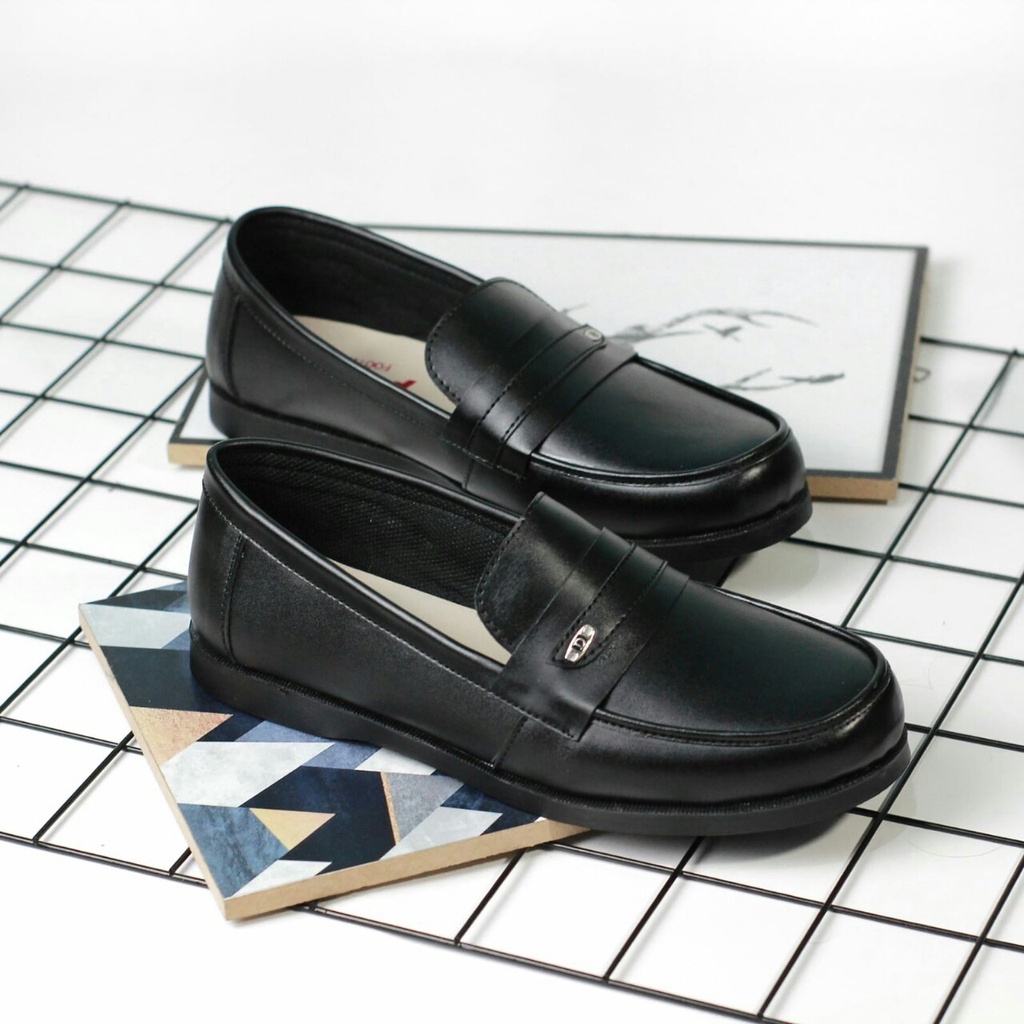 Sepatu Slip On Pria Sepatu Pria Casual Kulit Asli Sepatu Casual Cowok / Cowo Sepatu Kasual Slop Anti Slip Semi Formal Kerja Kuliah Gaya Santai Keren Kekinian Original Murah Terlaris