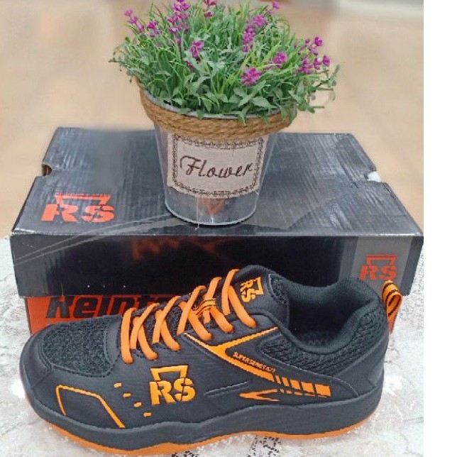 sepatu badminton RS super series 621 original