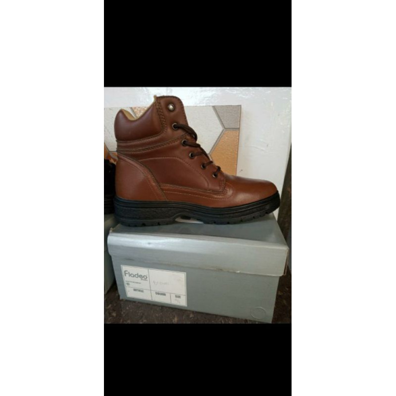 Fladeo sepatu boot pria