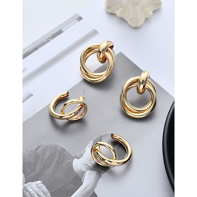 LRC Anting Tusuk Fashion Golden Metal Double Round Earrings D73210