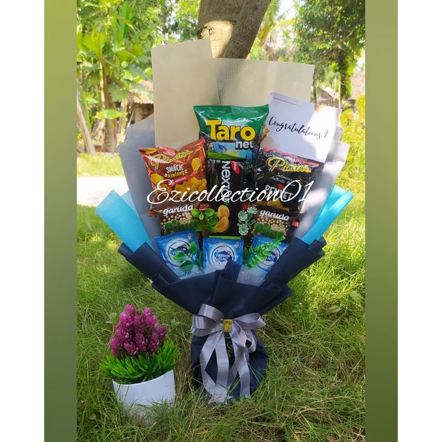 

Buket Snack / buket makanan/ buket kue / kado unik/ buket wisuda/ buket ultah/ buket Murah