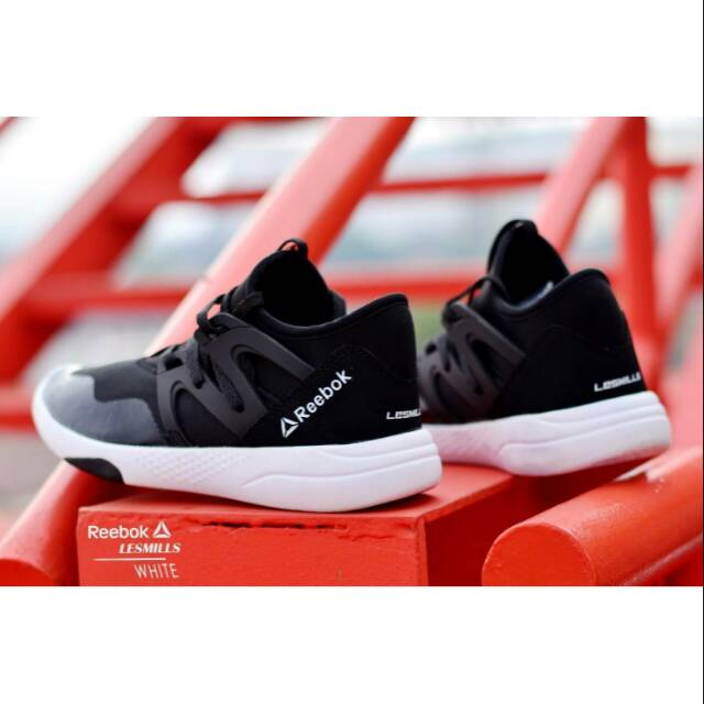 Terpopuler ORI SKECHERS GORUN 400 SPORT LACE UP MEN SEPATU PRIA ORIGINAL - HITAM, 44 SHOPEE SLIP ON