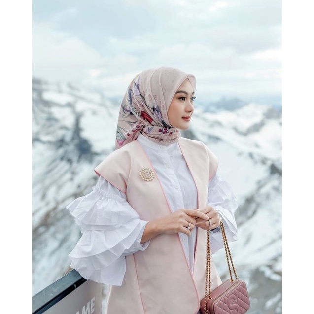 Nada series buttonscarves Fis, do, cis, re, si, la, dis