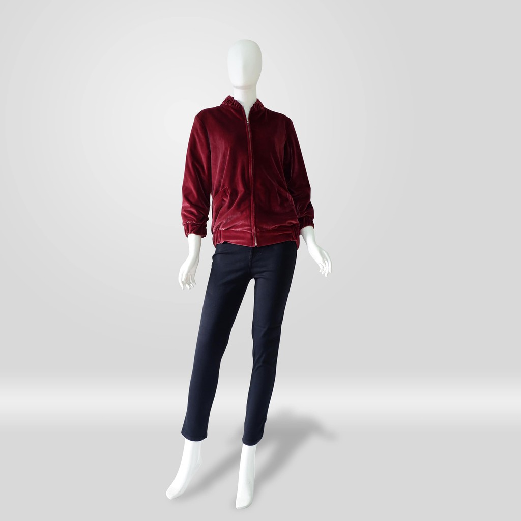 Poppy Dharsono - Jaket Beludru Maroon