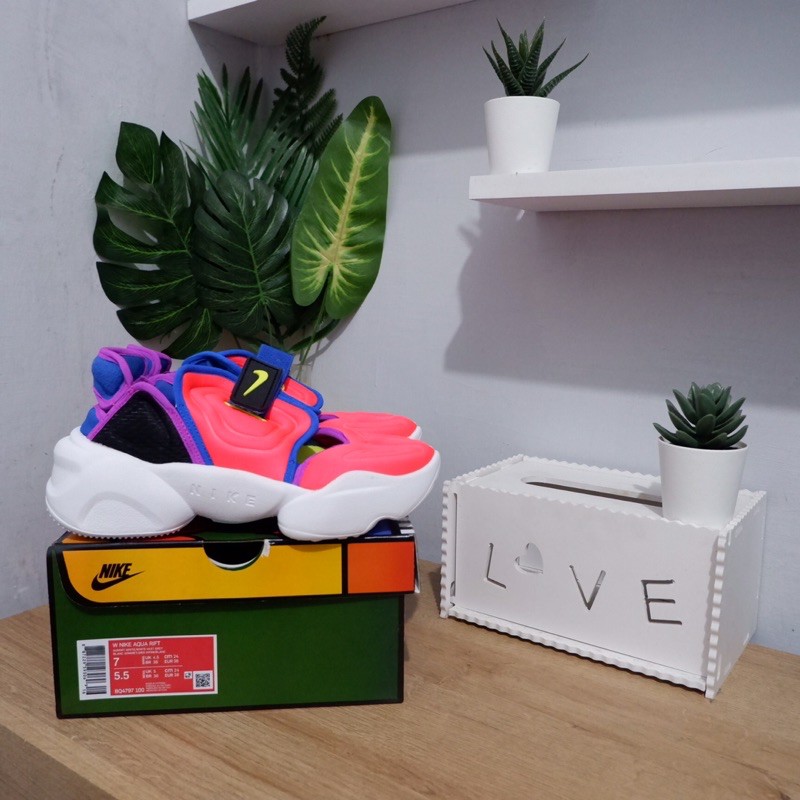 nike aqua rift bright crimson original