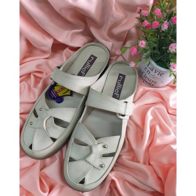 Sepatu Rullief FGC 319