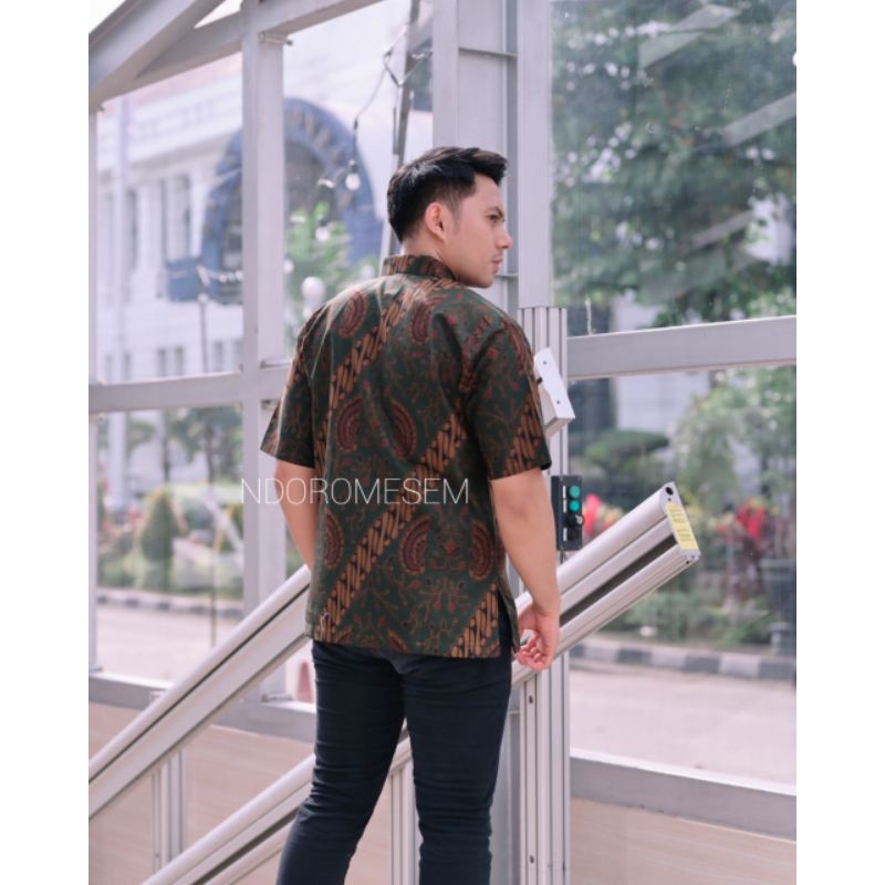 KEMEJA BATIK PREMIUM PRIA BATIK NDOROMESEM LENGAN PENDEK PARAMARTA KATUN HALUS B311