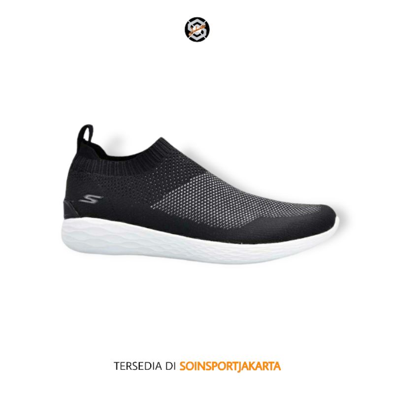 SEPATU SNEAKERS PRIA SKECHERS GO STRIKE slip on  (54211/BKW)