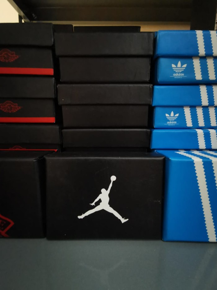 SNEAKERS BOX JORDAN JUMPMAN WHITE SNEAKERS KEYCHAIN MINIATUR