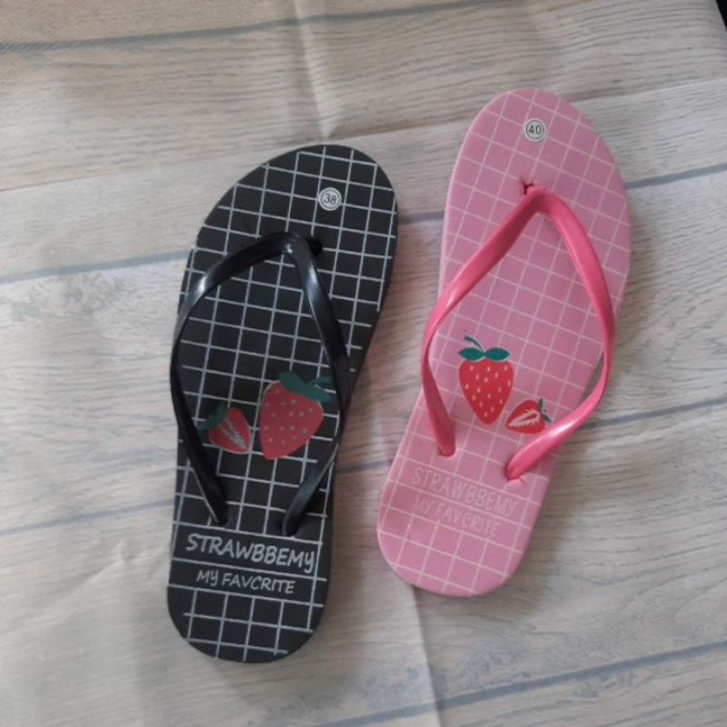 SANDAL WANITA JEPIT SPON MOTIF STROWBERRY