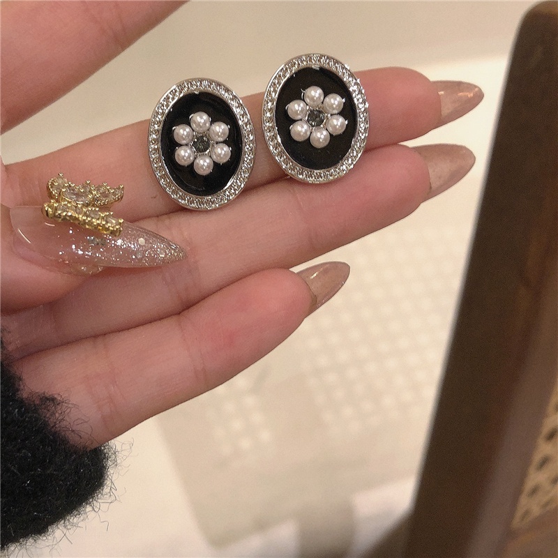 Anting Tusuk Gantung temperament Desain Bunga Hias Mutiara Gaya Antikvintagemedieval Untuk Wanita