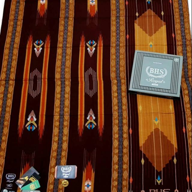 BHS FULS SONGKET SGT Songket Gunung Timbul SUTRA MESRES ROYAL1.545.000*
*Hitam Harga Rp 1.625.000