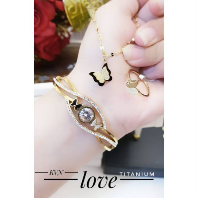 Set perhiasan kupu titanium