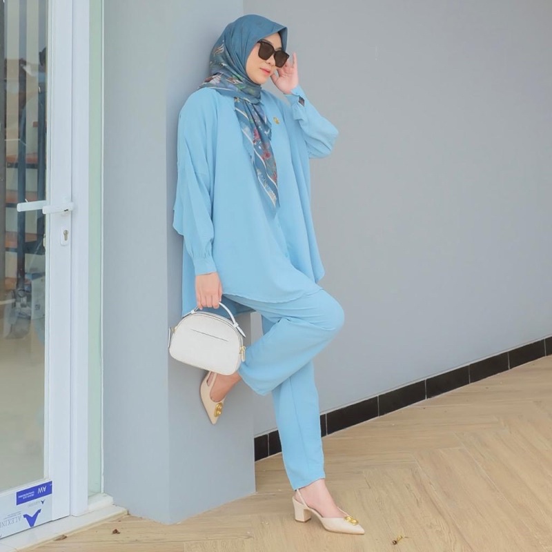 DYN  Basic Anara set Part 6- One Set Atasan + Celana Crinkles-Skyblue