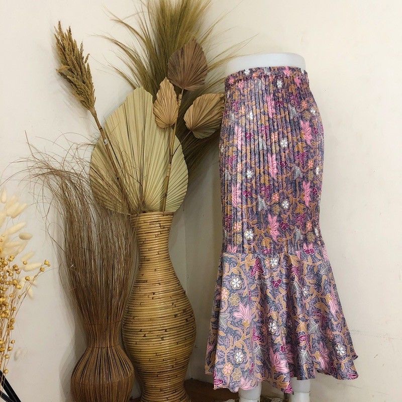 Rok duyung batik//rok duyung prisket//rok batik couple kemeja//rok motif daun lebarpink
