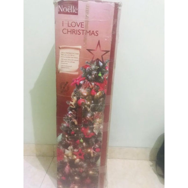 Pohon Natal Ace Hardware.