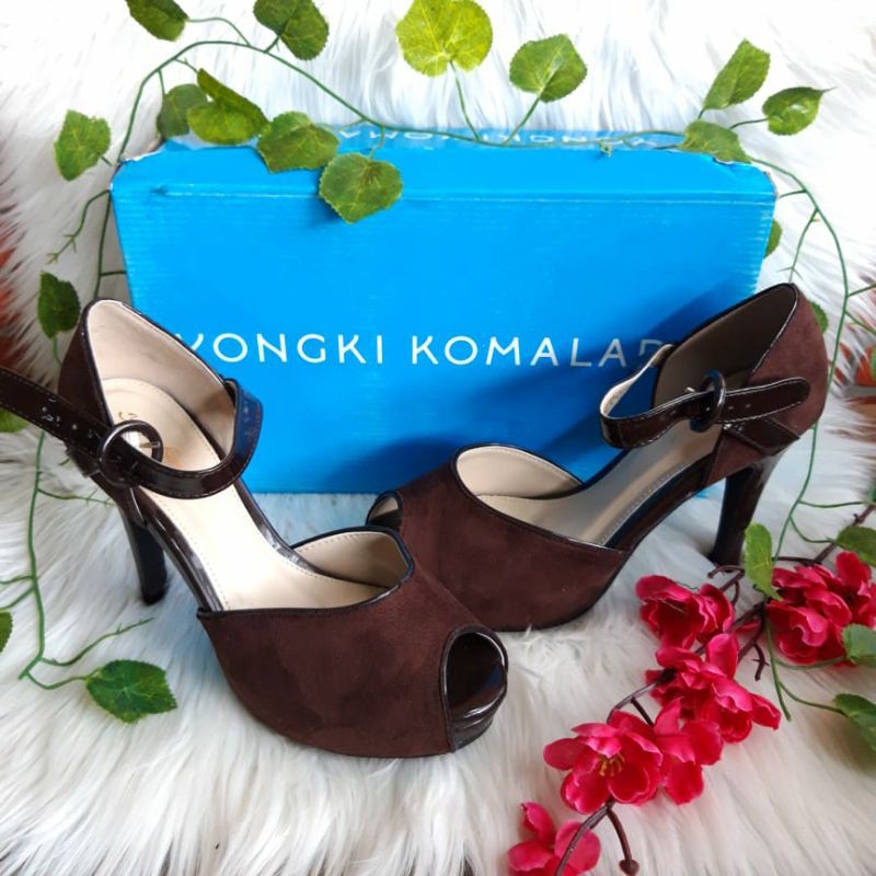 SEPATU HIGH HEELS YONGKI KOMALADI