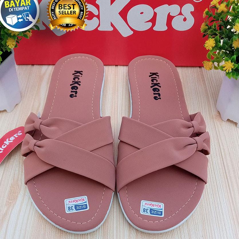 SANDAL WANITA DEWASA SLOP KICKERS M EMPUK NYAMAN DIPAKAI / SANDAL REMAJA SLOP PITA  KICKERS / SAKIPO