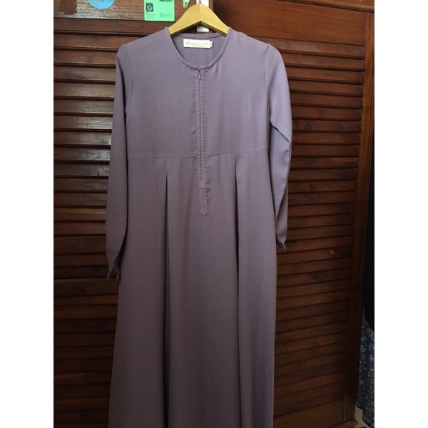 preloved sabrina dress plum XS atelier angelina