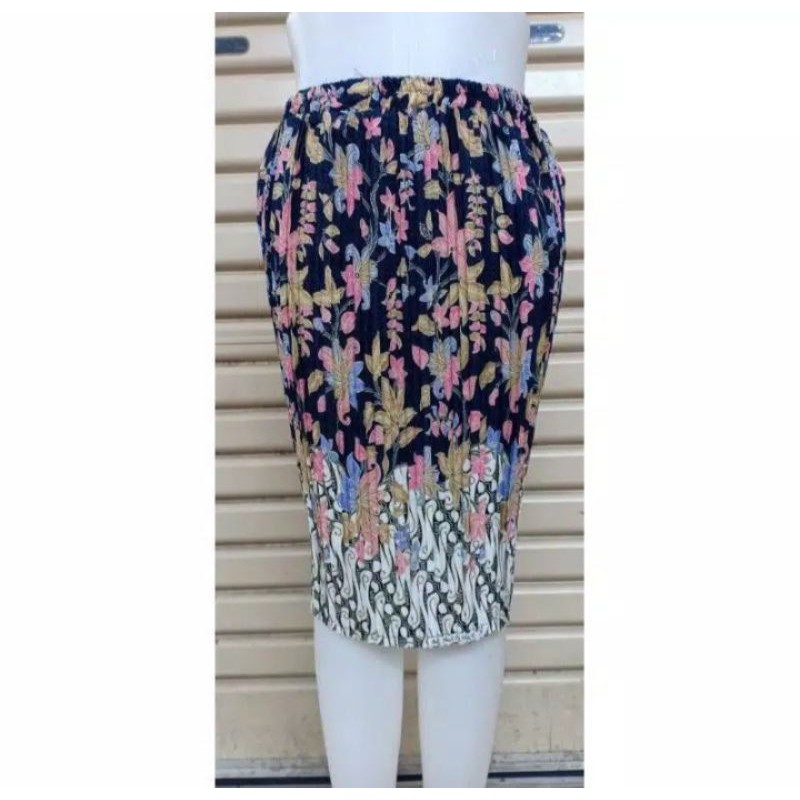 ROK PENDEK PLISKET BATIK