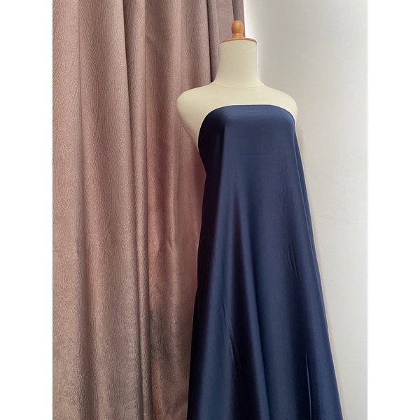 Kain Bahan Satin Saten Silk Lux Maxmara Premium Meteran Mewah Warna Biru Navy Blue