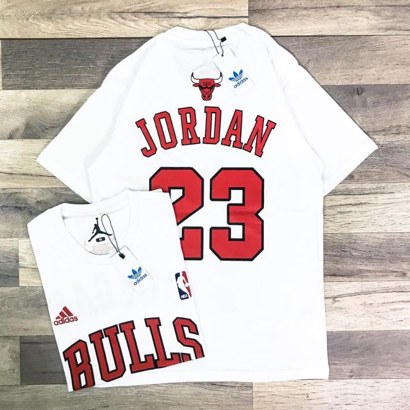 BAJU KAOS T SHIRT ATASAN DISTRO JORDAN BULLS FONT 23 RED PUTIH M L COWOK CEWEK PRIA WANITA LAKI LAKI