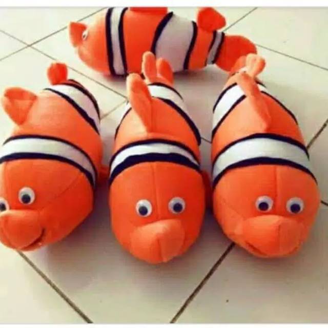 Boneka ikan nemo size:M