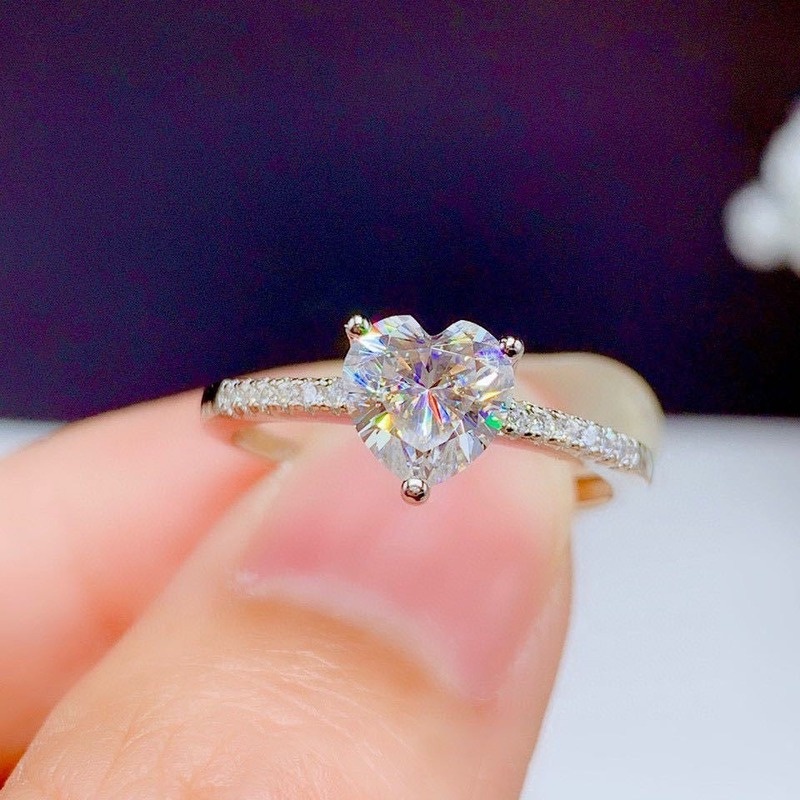 Love Heart-Shaped White Moissanite Diamond Ring