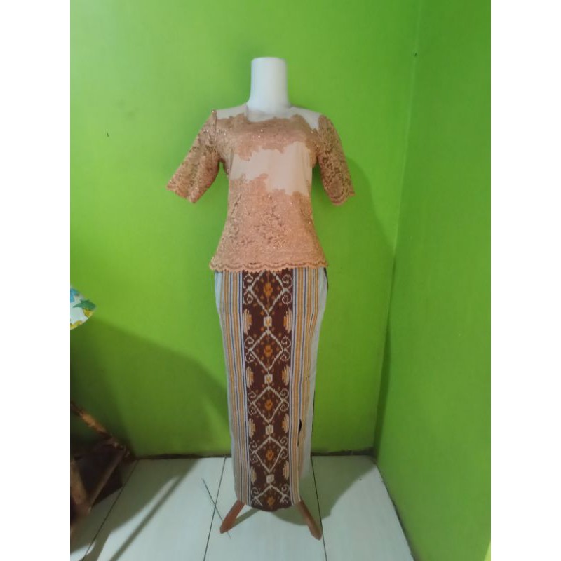 setelan rok dan atasan brokat